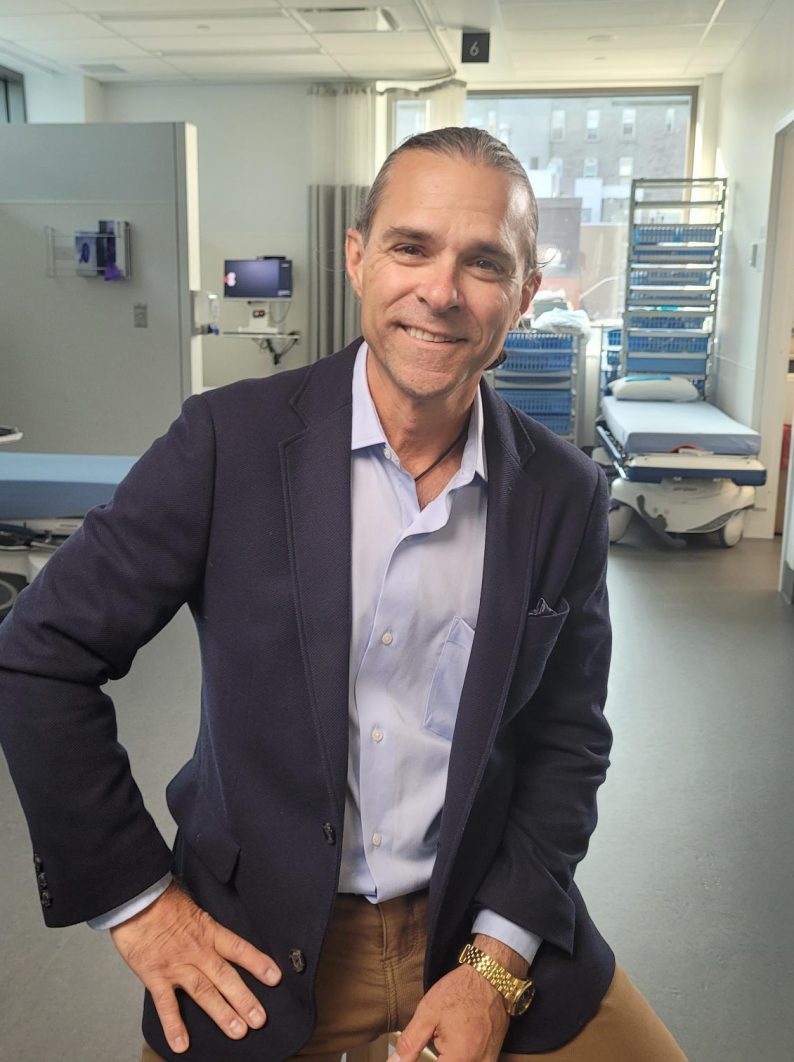 Donateur Éric Tremblay dans une salle de traitement de l’Hôtel-Dieu de Lévis.